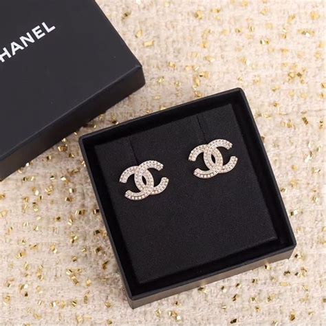 orecchini chanel lobo|Chanel orecchini.